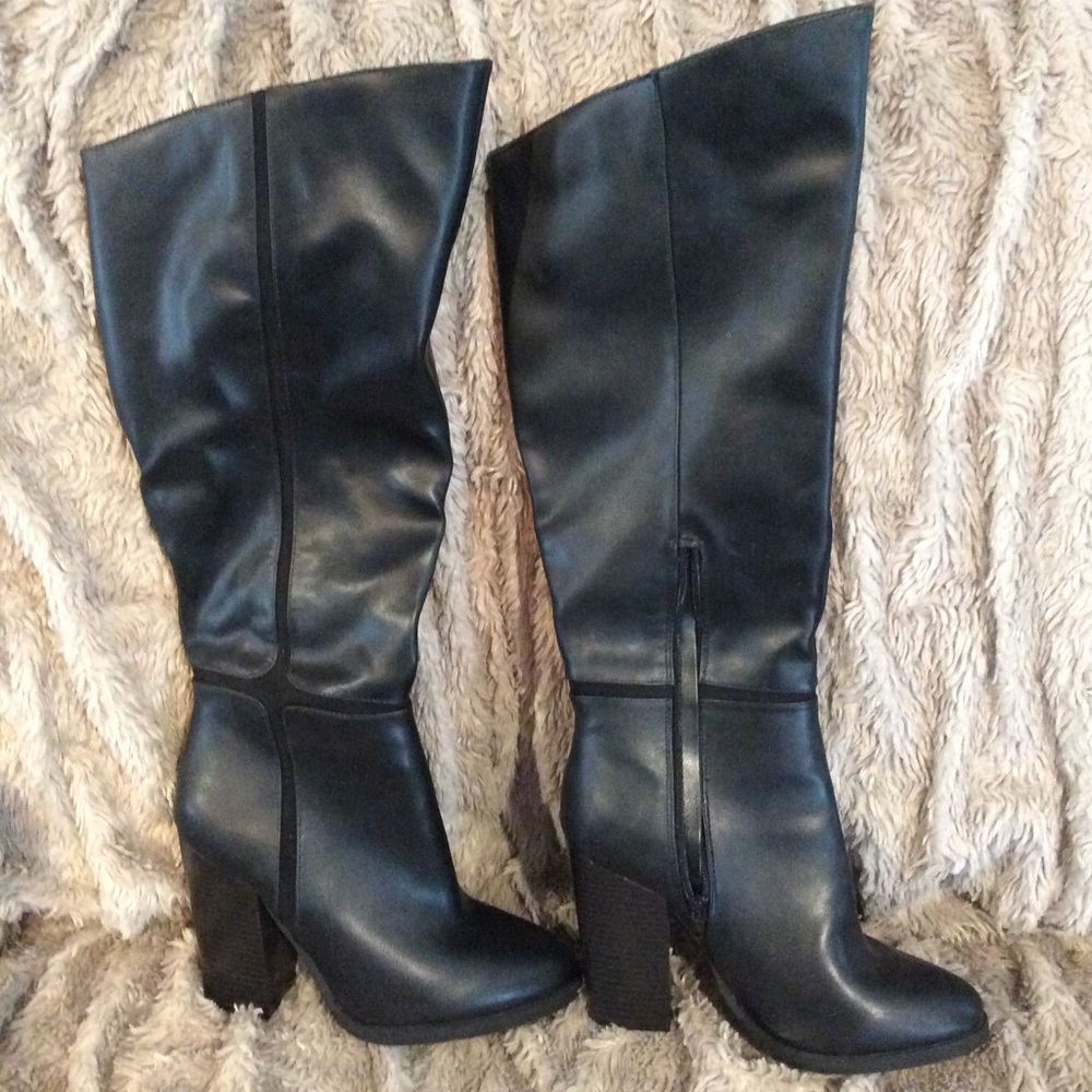 Chunky boots, black, new!